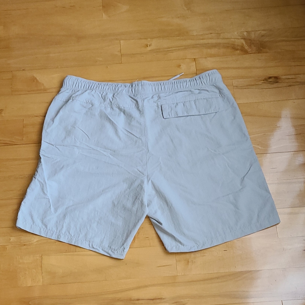 H&M light grey short - Picture 2 of 4